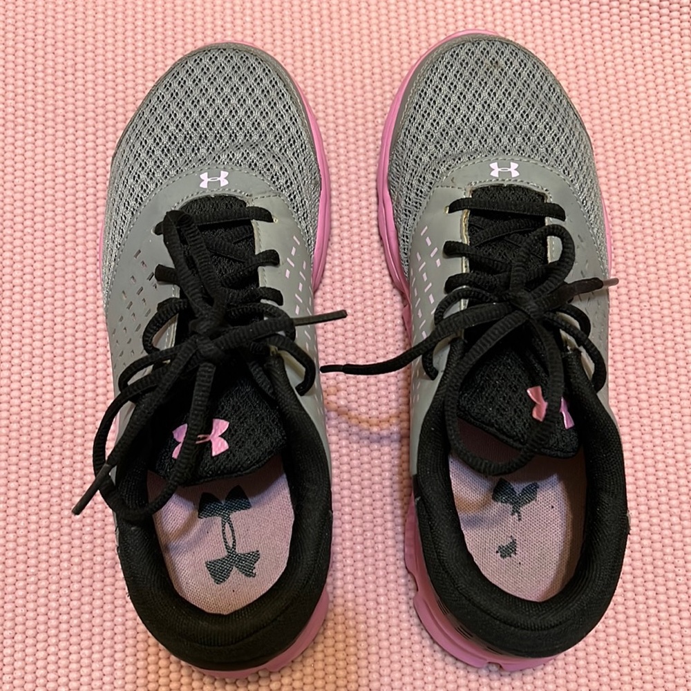 Under Armour Sneakers